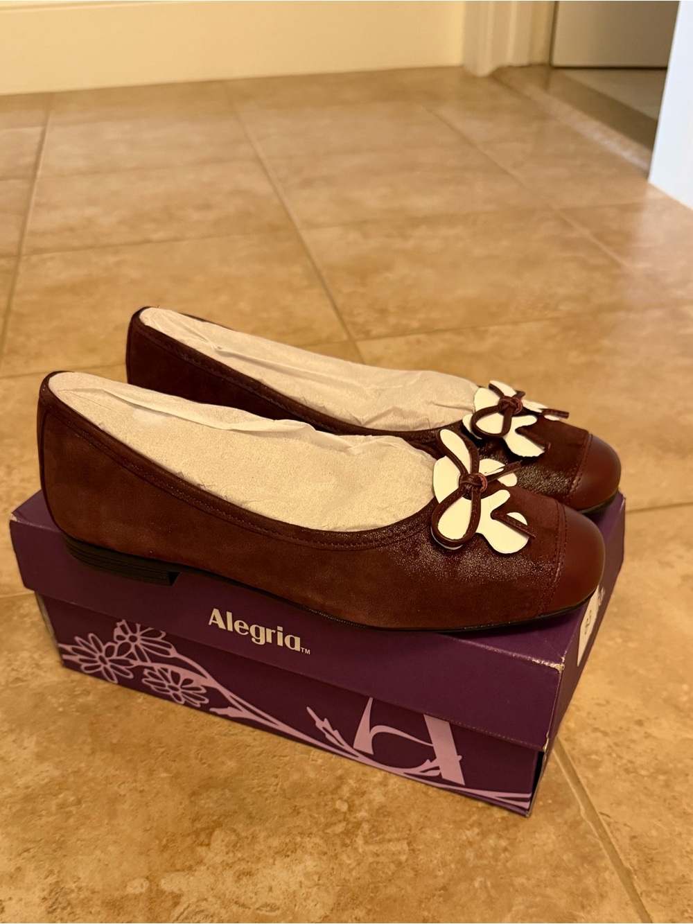 ALEGRIA women’s Talya Leather Suede Comfort Ballet Flats Maroon Mist